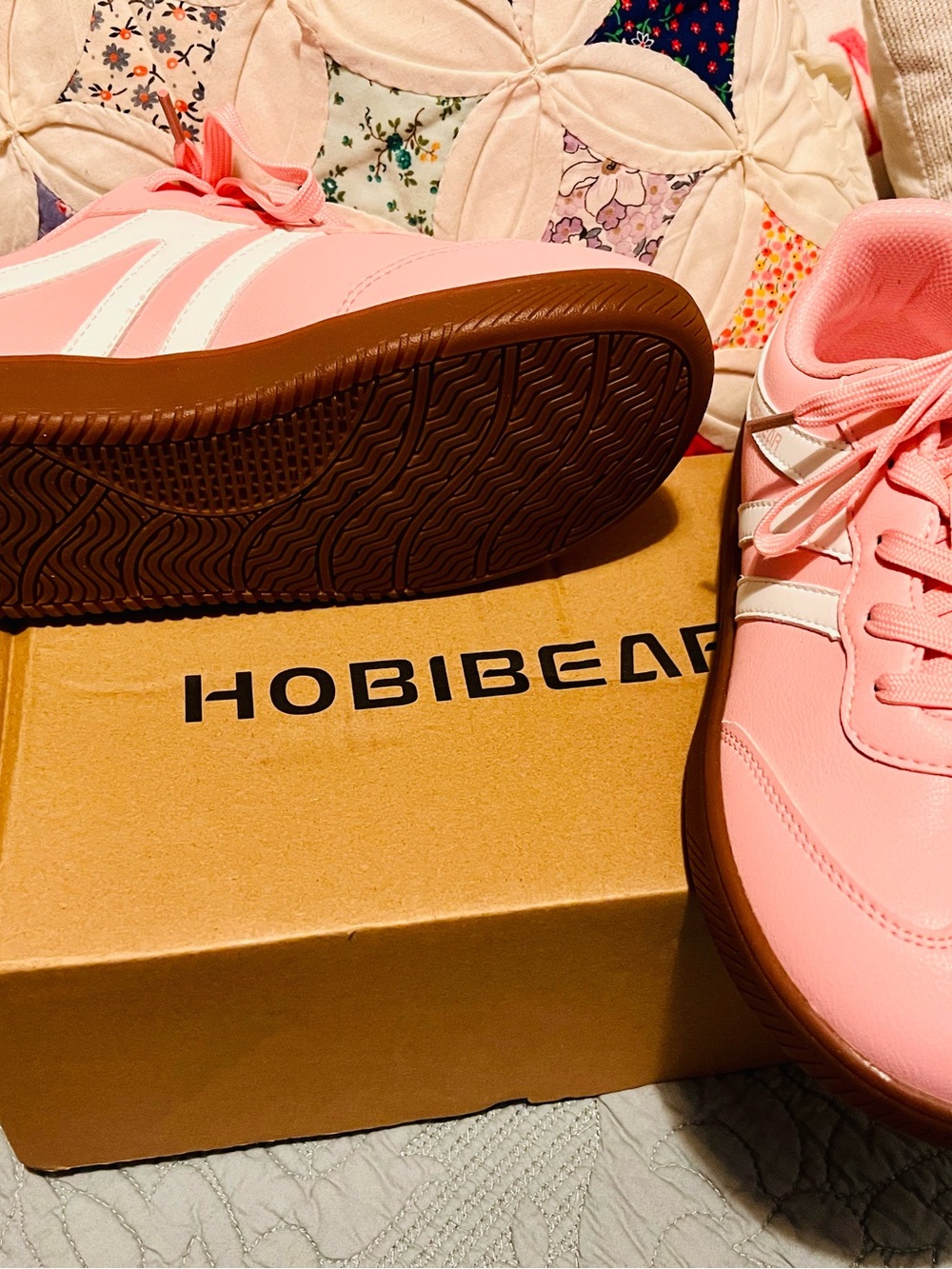 Hobibear Women's Pink Sneakers with White Stripes